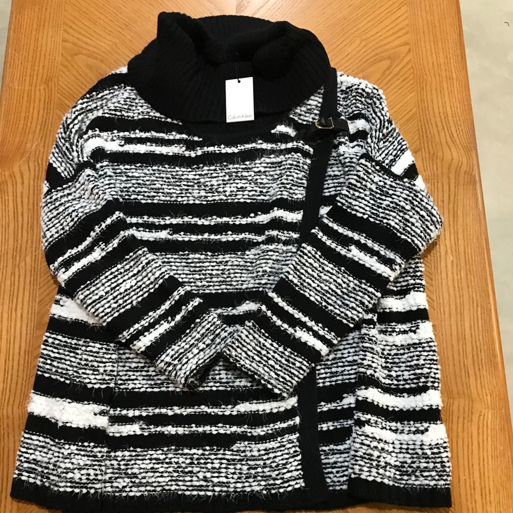 007. NWT Cowl Neck Black & White Calvin Klein Sz S/M
